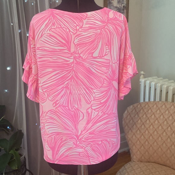 Lilly Pulitzer top 🌴 - Picture 2 of 6
